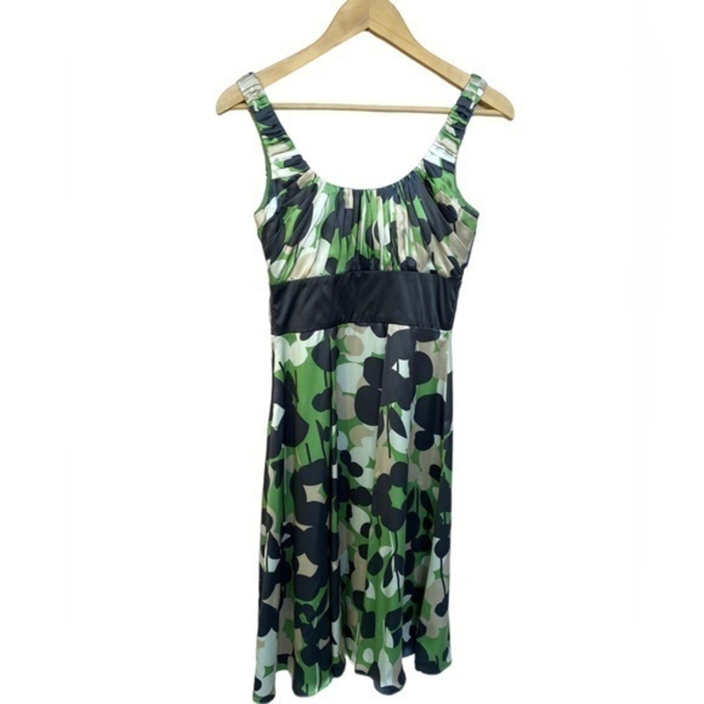 Monsoon women’s Green Floral sleeveless fit and flare 100% Silk Dress Size 4